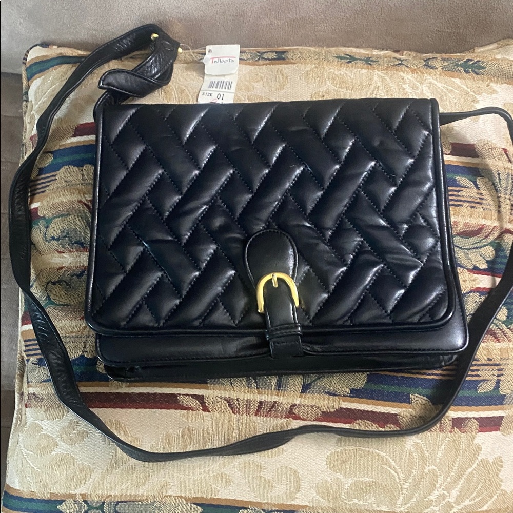 Talbots NWT Black Quilted Purse with Structured Design Gold hardware $99 Rare